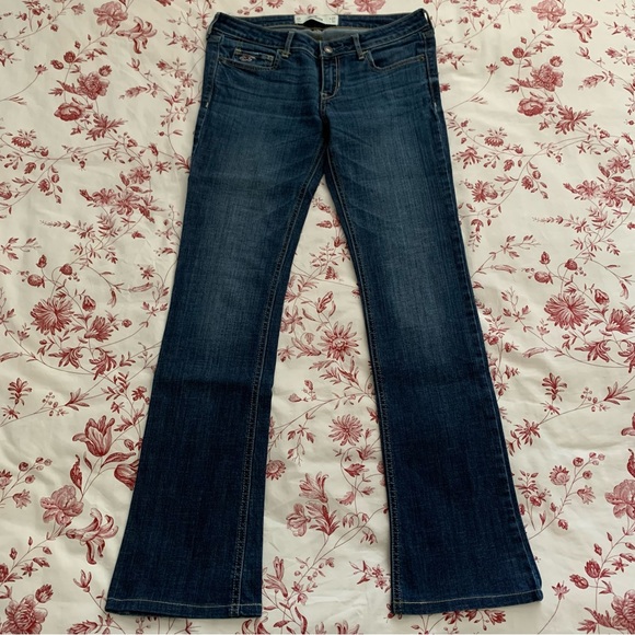Hollister Bootcut Jeans - Picture 2 of 4